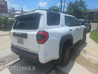 2025 Toyota 4Runner SR5 - miniatura 4