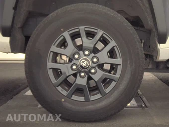 2025 Toyota 4Runner SR5 - miniatura 11