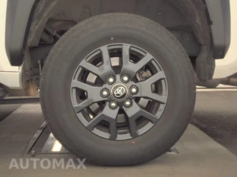 2025 Toyota 4Runner SR5 - miniatura 12