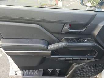 2025 Toyota 4Runner SR5 - miniatura 15