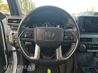 2025 Toyota 4Runner SR5 - miniatura 16