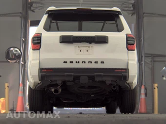 2025 Toyota 4Runner SR5 - miniatura 7