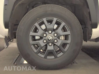 2025 Toyota 4Runner SR5 - miniatura 9
