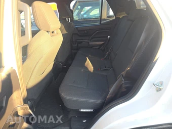 2025 Toyota 4Runner SR5 - miniatura 13