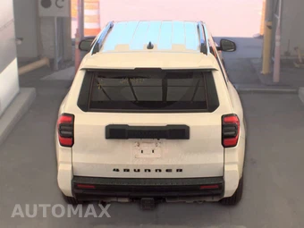 2025 Toyota 4Runner SR5 - miniatura 5