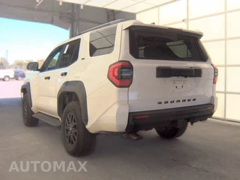 2025 Toyota 4Runner SR5 - miniatura 6