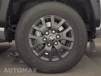 2025 Toyota 4Runner SR5 - miniatura 10