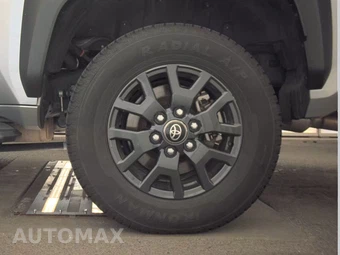 2025 Toyota 4Runner SR5 - miniatura 12