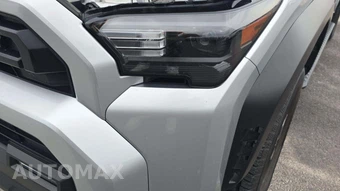 2025 Toyota 4Runner SR5 - miniatura 28