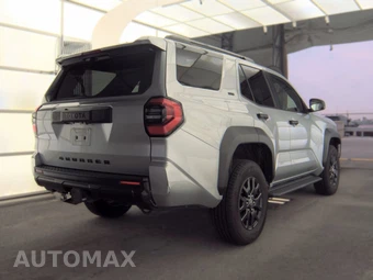 2025 Toyota 4Runner SR5 - miniatura 5