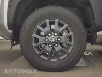 2025 Toyota 4Runner SR5 - miniatura 9