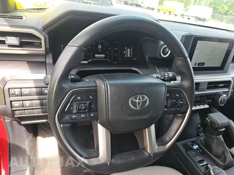 2025 Toyota 4Runner SR5 - miniatura 10