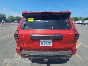 2025 Toyota 4Runner SR5 - miniatura 5