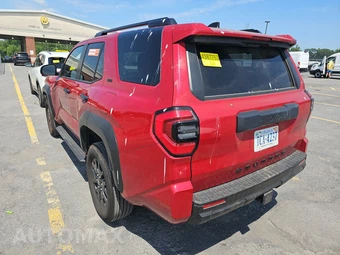 2025 Toyota 4Runner SR5 - miniatura 6