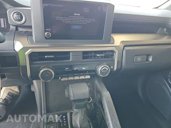 2025 Toyota 4Runner SR5 - miniatura 11