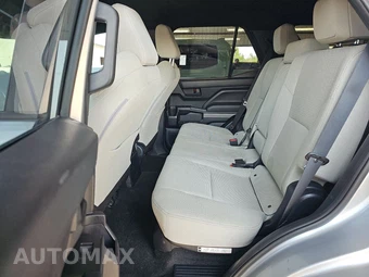 2025 Toyota 4Runner SR5 - miniatura 13