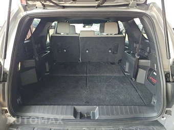 2025 Toyota 4Runner SR5 - miniatura 18