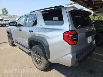 2025 Toyota 4Runner SR5 - miniatura 6
