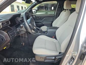 2025 Toyota 4Runner SR5 - miniatura 7
