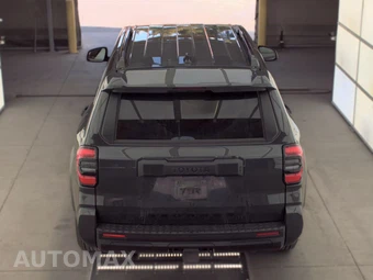2025 Toyota 4Runner SR5 - miniatura 5