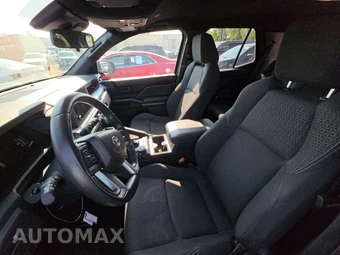 2025 Toyota 4Runner SR5 - miniatura 7