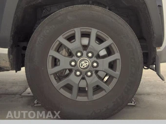 2025 Toyota 4Runner SR5 - miniatura 10