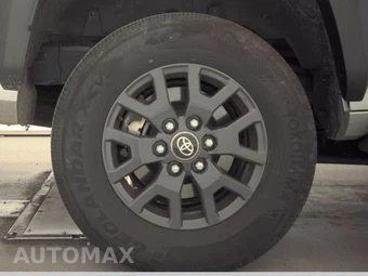 2025 Toyota 4Runner SR5 - miniatura 11