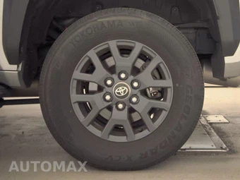 2025 Toyota 4Runner SR5 - miniatura 12