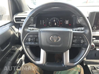 2025 Toyota 4Runner SR5 - miniatura 16