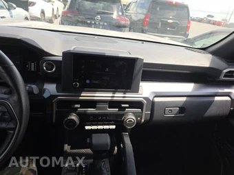 2025 Toyota 4Runner SR5 - miniatura 17