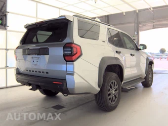 2025 Toyota 4Runner SR5 - miniatura 5