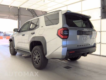 2025 Toyota 4Runner SR5 - miniatura 8