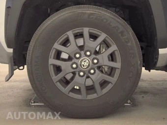 2025 Toyota 4Runner SR5 - miniatura 9