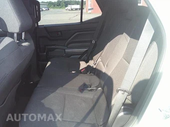 2025 Toyota 4Runner SR5 - miniatura 13
