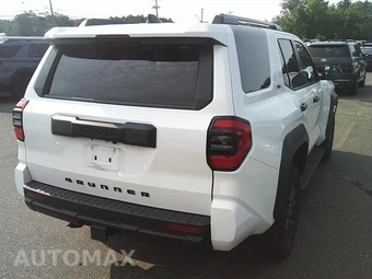 2025 Toyota 4Runner SR5 - miniatura 23
