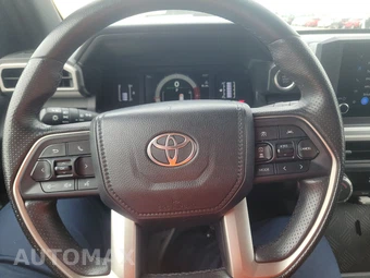 2025 Toyota 4Runner SR5 - miniatura 10