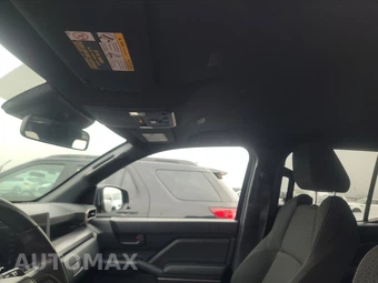 2025 Toyota 4Runner SR5 - miniatura 17