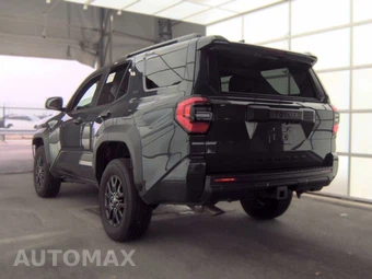 2025 Toyota 4Runner SR5 - miniatura 6