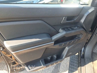 2025 Toyota 4Runner SR5 - miniatura 9