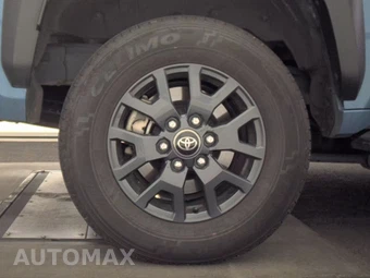 2025 Toyota 4Runner SR5 - miniatura 11