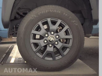 2025 Toyota 4Runner SR5 - miniatura 12