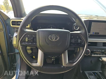 2025 Toyota 4Runner SR5 - miniatura 16