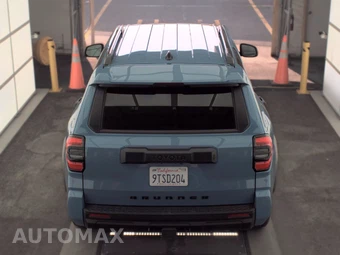 2025 Toyota 4Runner SR5 - miniatura 6