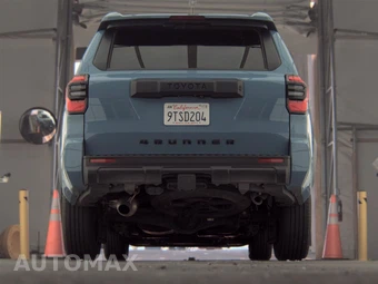 2025 Toyota 4Runner SR5 - miniatura 7
