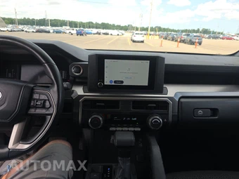 2025 Toyota 4Runner SR5 - miniatura 11
