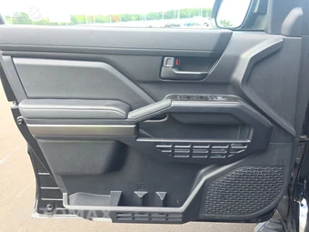 2025 Toyota 4Runner SR5 - miniatura 9