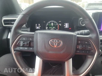 2025 Toyota 4Runner SR5 - miniatura 14
