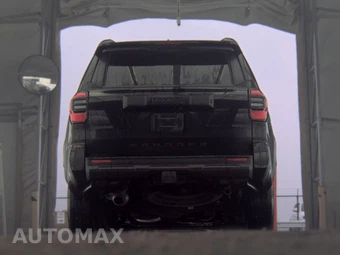 2025 Toyota 4Runner SR5 - miniatura 7