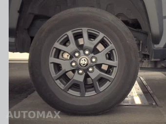 2025 Toyota 4Runner SR5 - miniatura 11