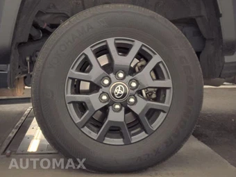 2025 Toyota 4Runner SR5 - miniatura 12